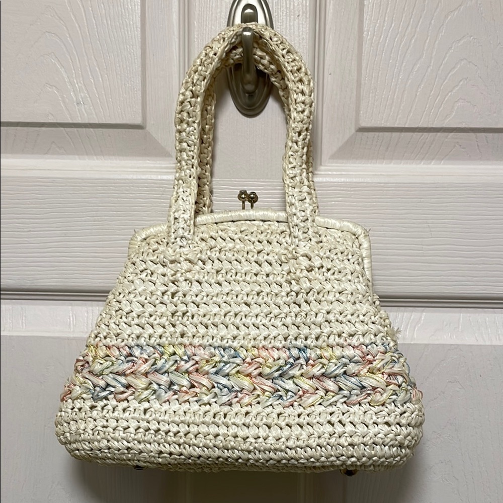 Vintage | 1960’s | Raffia | Kisslock | Cream | Woven | Handbag | Studded Bottom